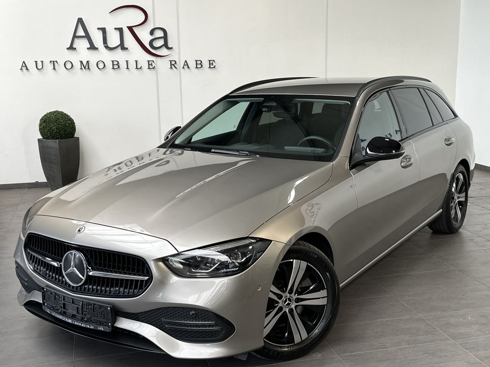 Fahrzeugabbildung Mercedes-Benz C 200d T Avantgarde NIGHT+NAV+LED+AHK+KAM+CARPLA