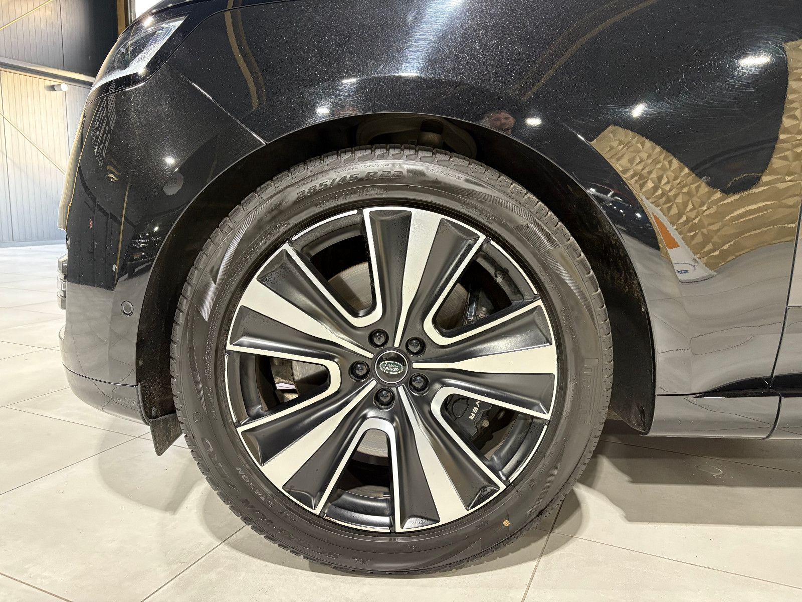 Fahrzeugabbildung Land Rover Range Rover HSE/FOND-TV/MASSAGE/PANO/360°/VOLL