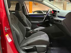 VW Golf VIII|SHZ|LHZ|LED|AHK|Massage|Kamera|Navi