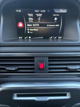 Volvo XC70 D5 AWD Automatik** Nur 106000 km ** - Volvo XC70 Gebrauchtwagen