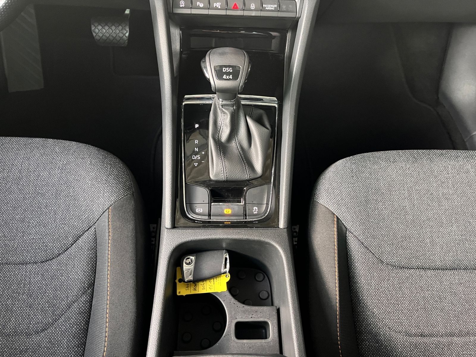 Fahrzeugabbildung SKODA Kodiaq Clever 4x4 PANO 360° LED NAVI
