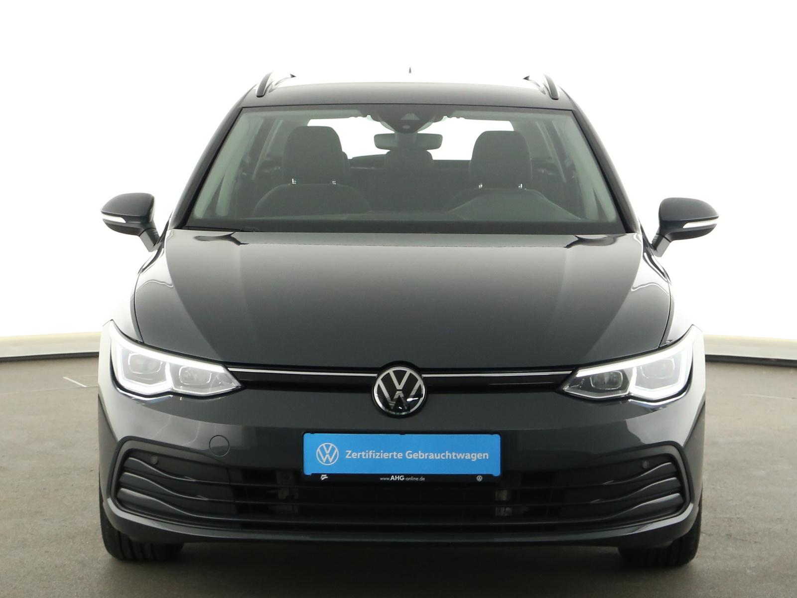Volkswagen Golf VIII Variant 1.5 eTSI DSG Life  LED Navi AC