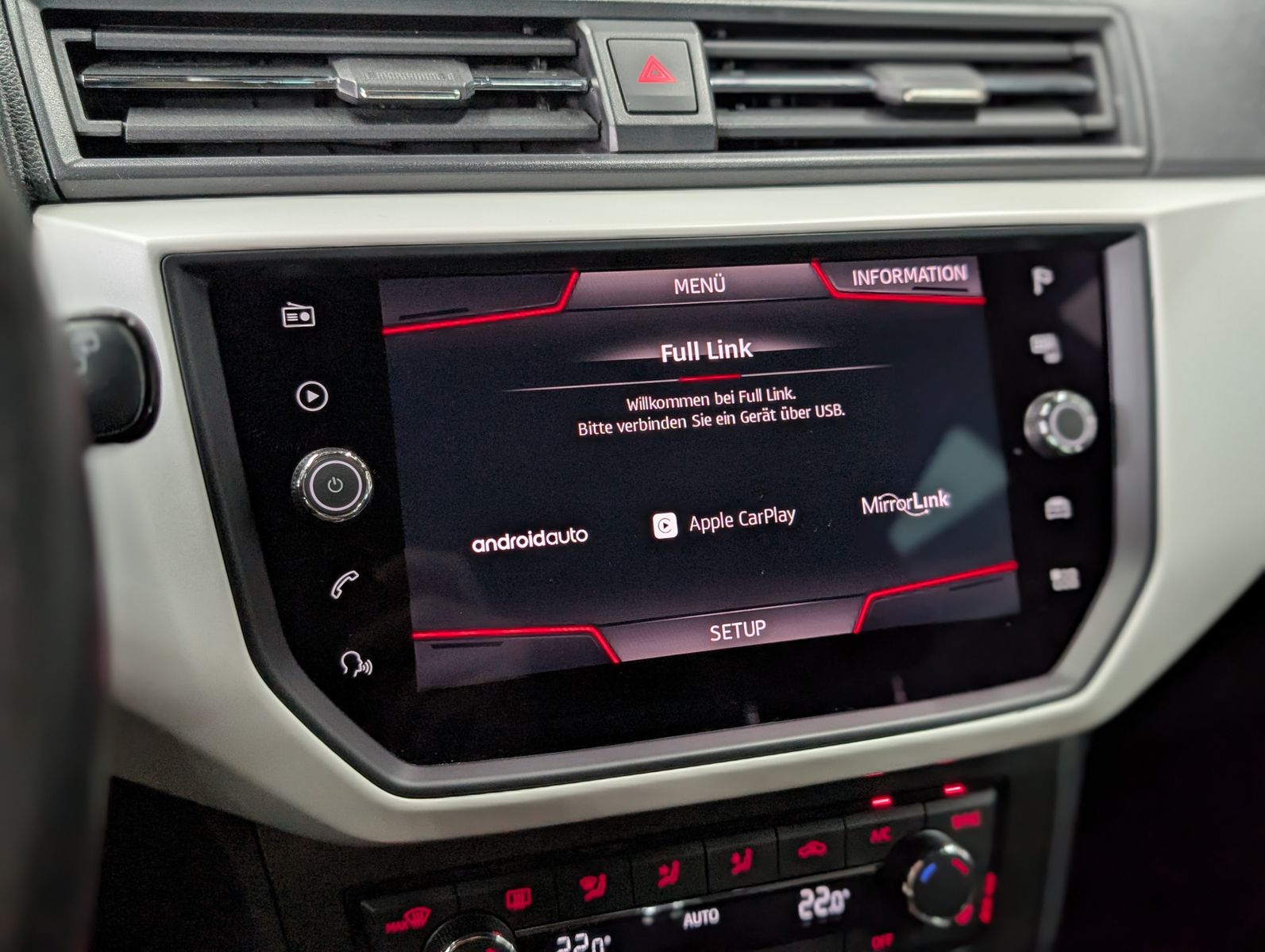 Fahrzeugabbildung SEAT Arona Xcellence FULL-LINK LED KESSY SHZ TEMP ALU