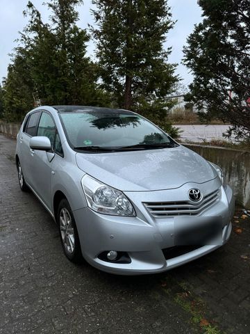 Toyota Verso 1.8 benzin Automatic (7 Sitze )