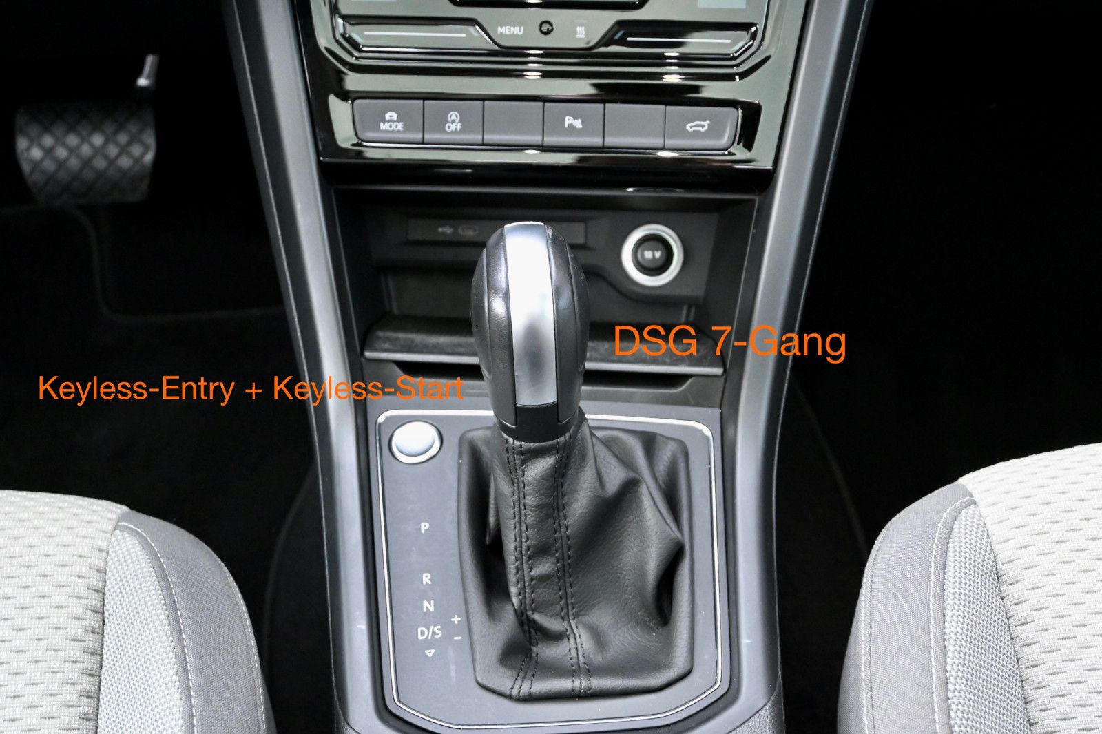 Fahrzeugabbildung Volkswagen Touran 1.5 TSI DSG °ACC°AHK°PANO°STHEIZ°DYNAUDI°