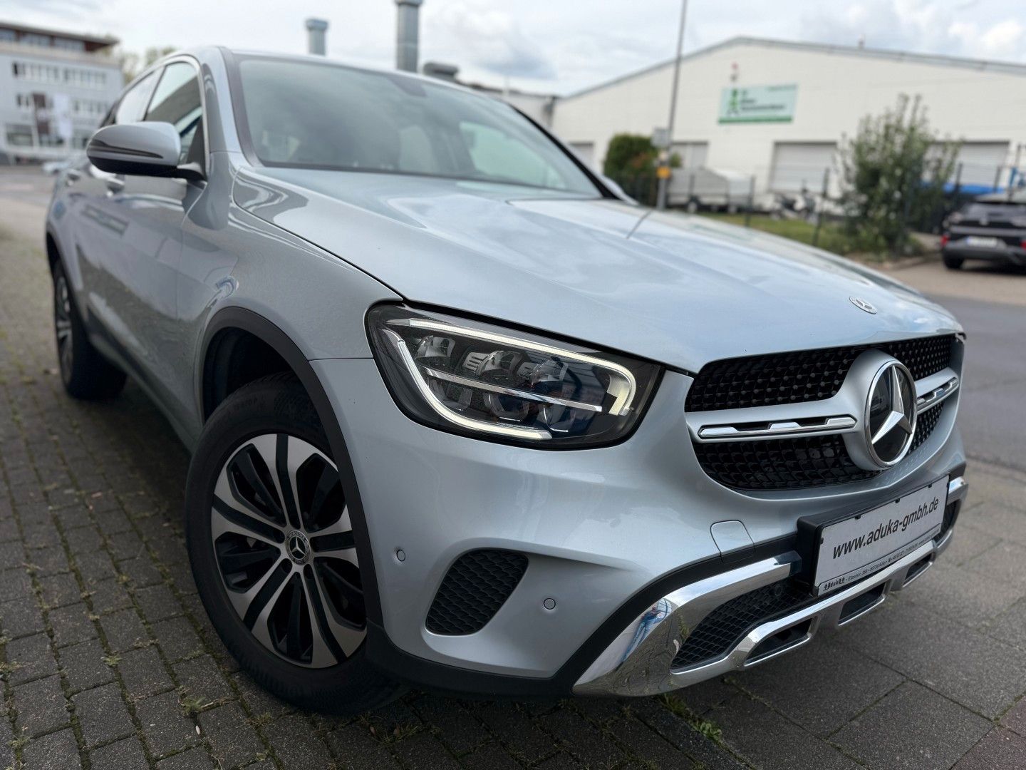 Mercedes-Benz GLC 300 DE 4MATIC Coupé PHEV Leder LED Kamera foto 5