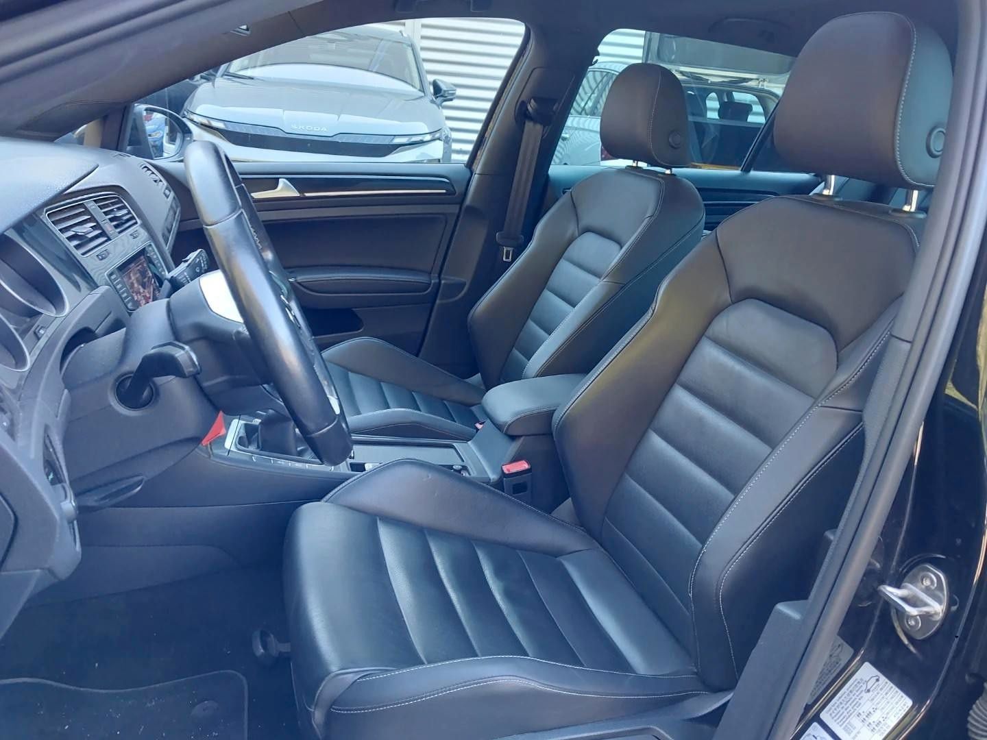 Fahrzeugabbildung Volkswagen Golf GTD 2.0 TDI Leder+Pano+Navi+Kamera+AHK
