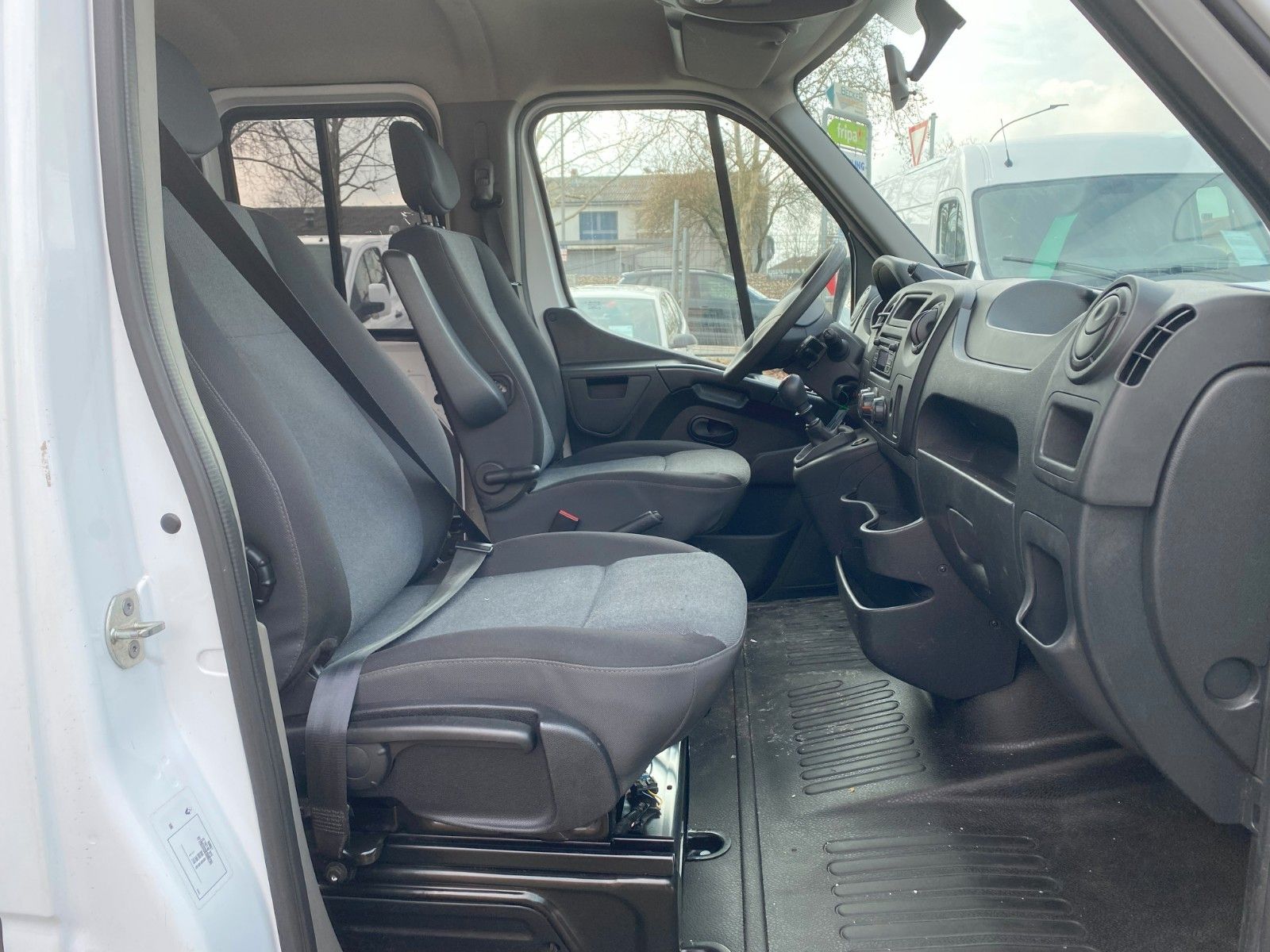 Fahrzeugabbildung Renault MasterIII DoKaDreiseitenkipper,1Hd,Klima,AHK,Kam