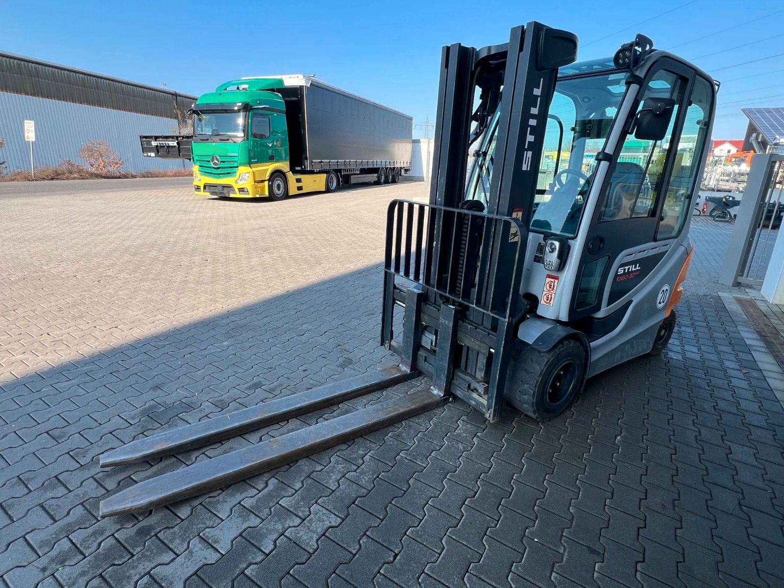 Fahrzeugabbildung Still RX60-30L/600 / nur 1.227h / Hubhöhe 3.6m / SS