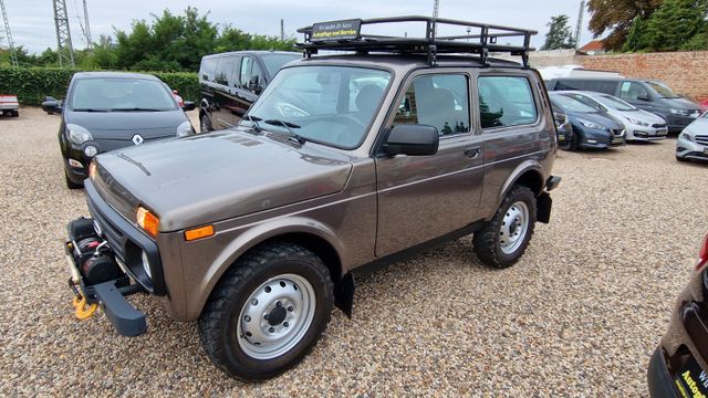 Lada Niva 4x4, neuwertiger Zustand! erst 4000 KM !