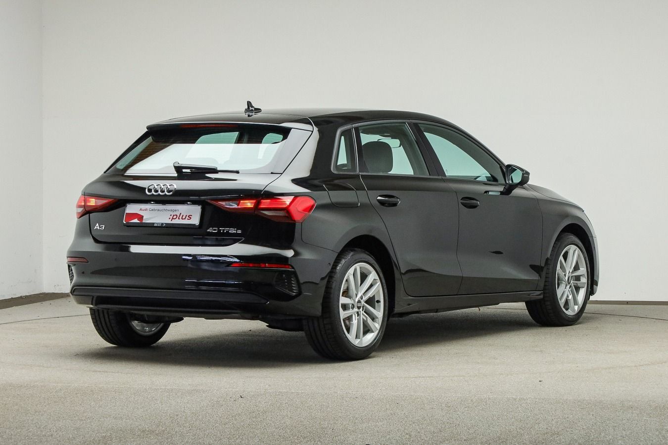 Audi A3 Sportback 40 TFSI e Assist, Navi, Business imagem 2