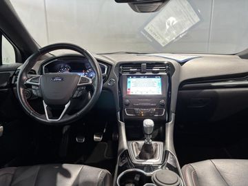 Fotografie des Ford Mondeo Turnier 2.0 EcoBlue ST-Line