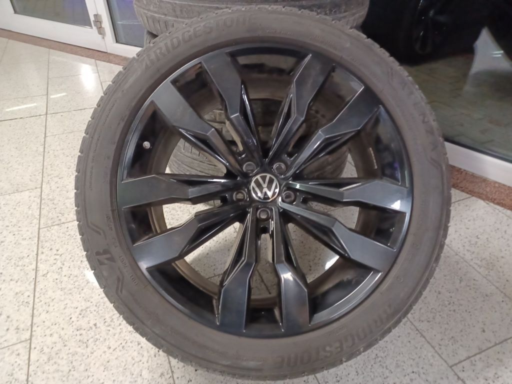 Fahrzeugabbildung Volkswagen Touareg 3.0 V6 TDI R-Line Black Style Nachtsicht