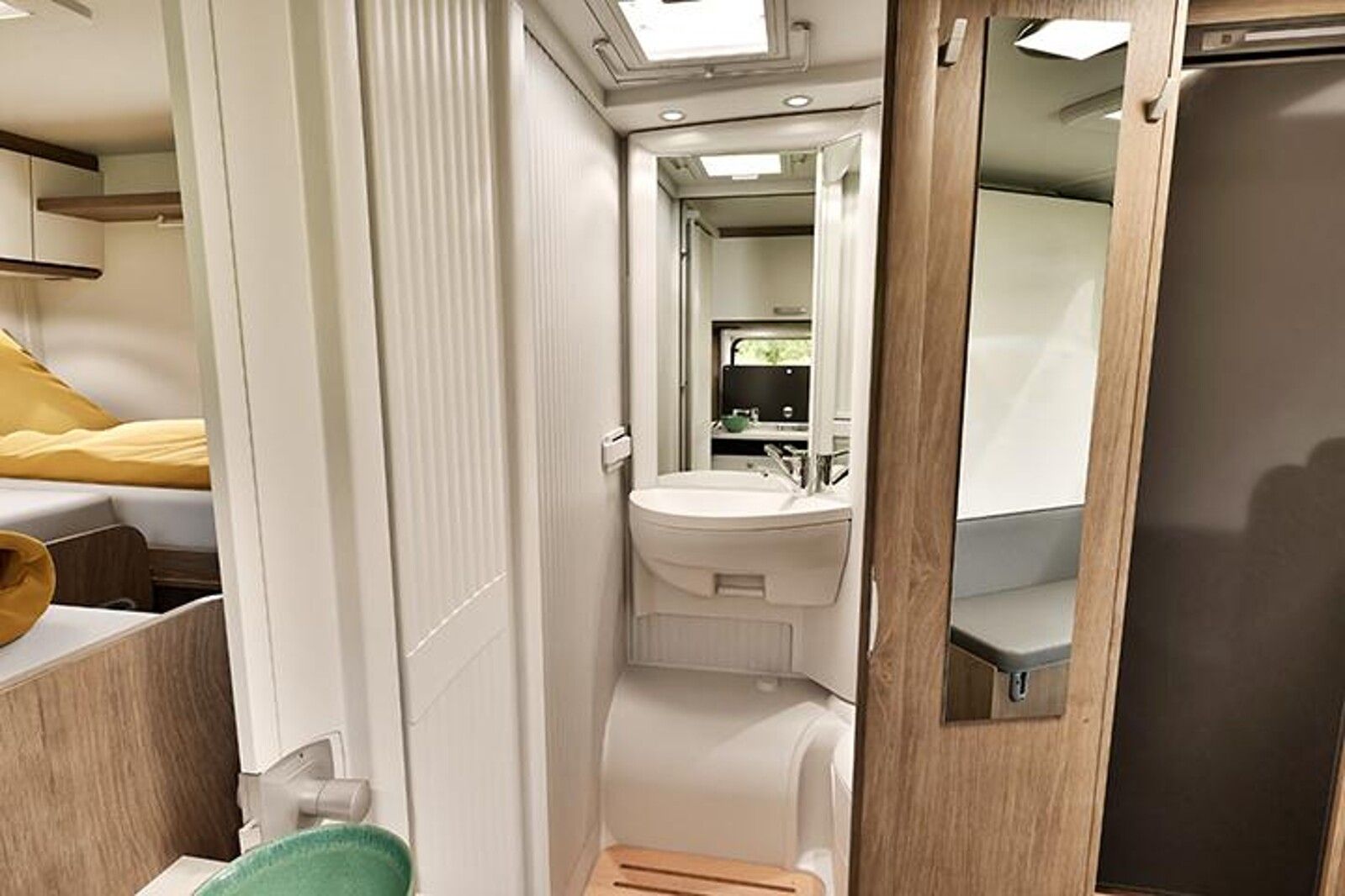 Fahrzeugabbildung Carado V 347 SIE SPAREN ÜBER 5.997