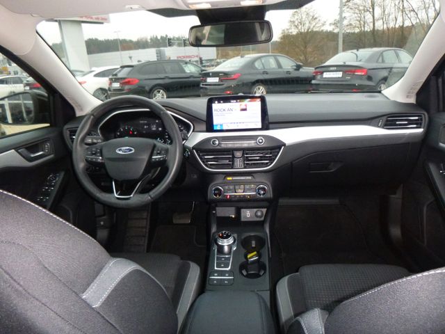 Fahrzeugabbildung Ford Focus 1,5 EcoBoost Lim >AUT/NAVI/Sitzheiz/PDC<