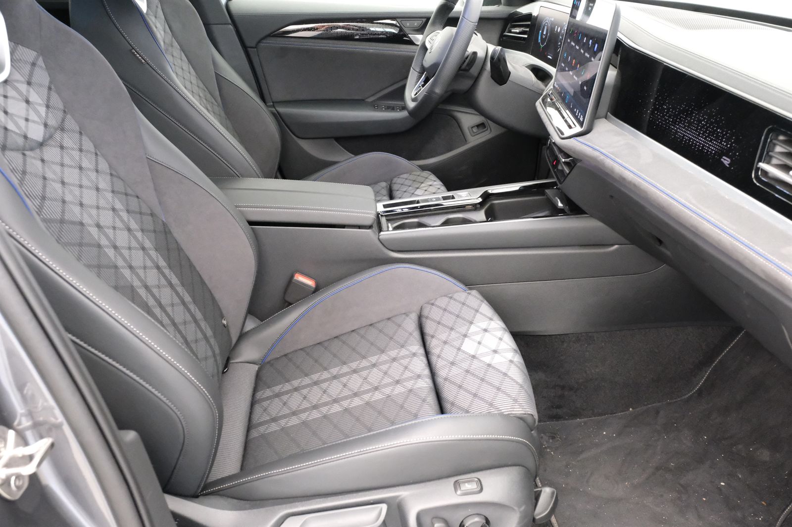 Volkswagen Passat Variant - Bild 11