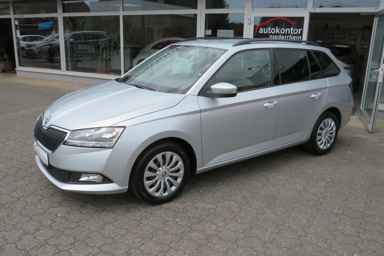 Fahrzeugabbildung SKODA Fabia Combi Ambition KLIMA SITZH. GRA PDC APP-C.