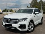 Volkswagen Touareg Elegance 4Motion R-Line - VW Touareg in Karlsruhe
