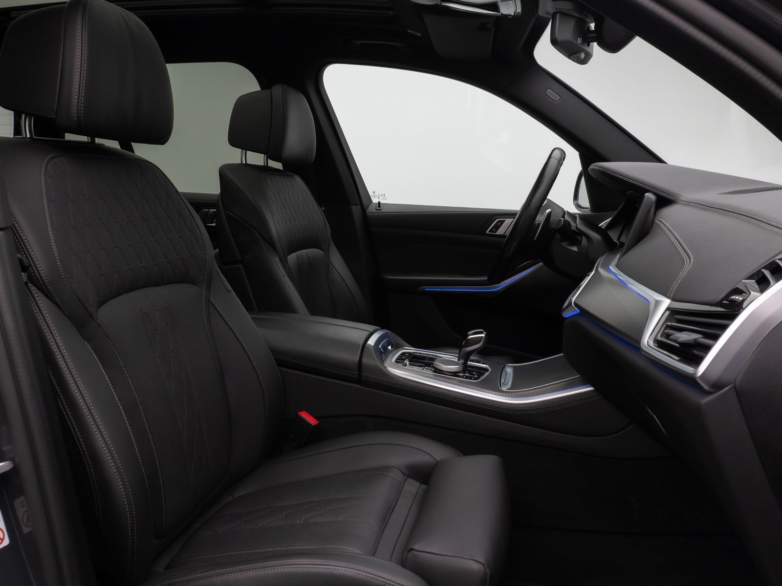 Fahrzeugabbildung BMW X5 M50i Panoram 360°HUD DAB HiFi Massage AHK 22"