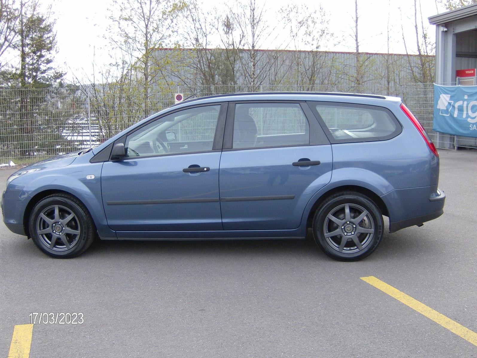 Ford Focus 2005 — photo 12