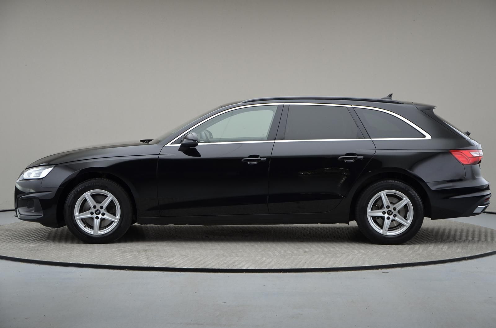 Fahrzeugabbildung Audi A4 Avant 30 TDI 100kW S tronic Navi LED RFK SHZ