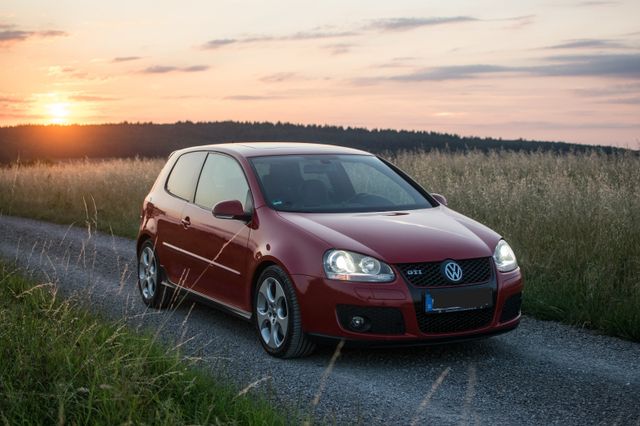 Volkswagen Golf 5 GTI Unfallfrei und Unverbastellt