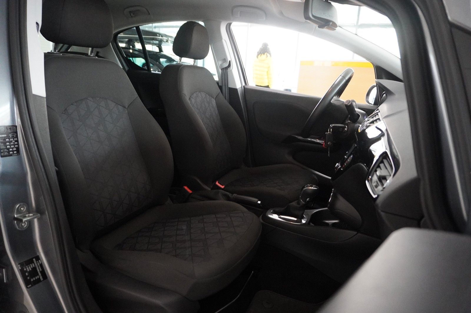Fahrzeugabbildung Opel Corsa E 1.4 120 JAHRE 5-TÜR NAVI/SHZ/PDC/TEMP.