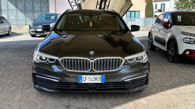 BMW - Serie 5 Touring - 520d X-Drive Touring Lux