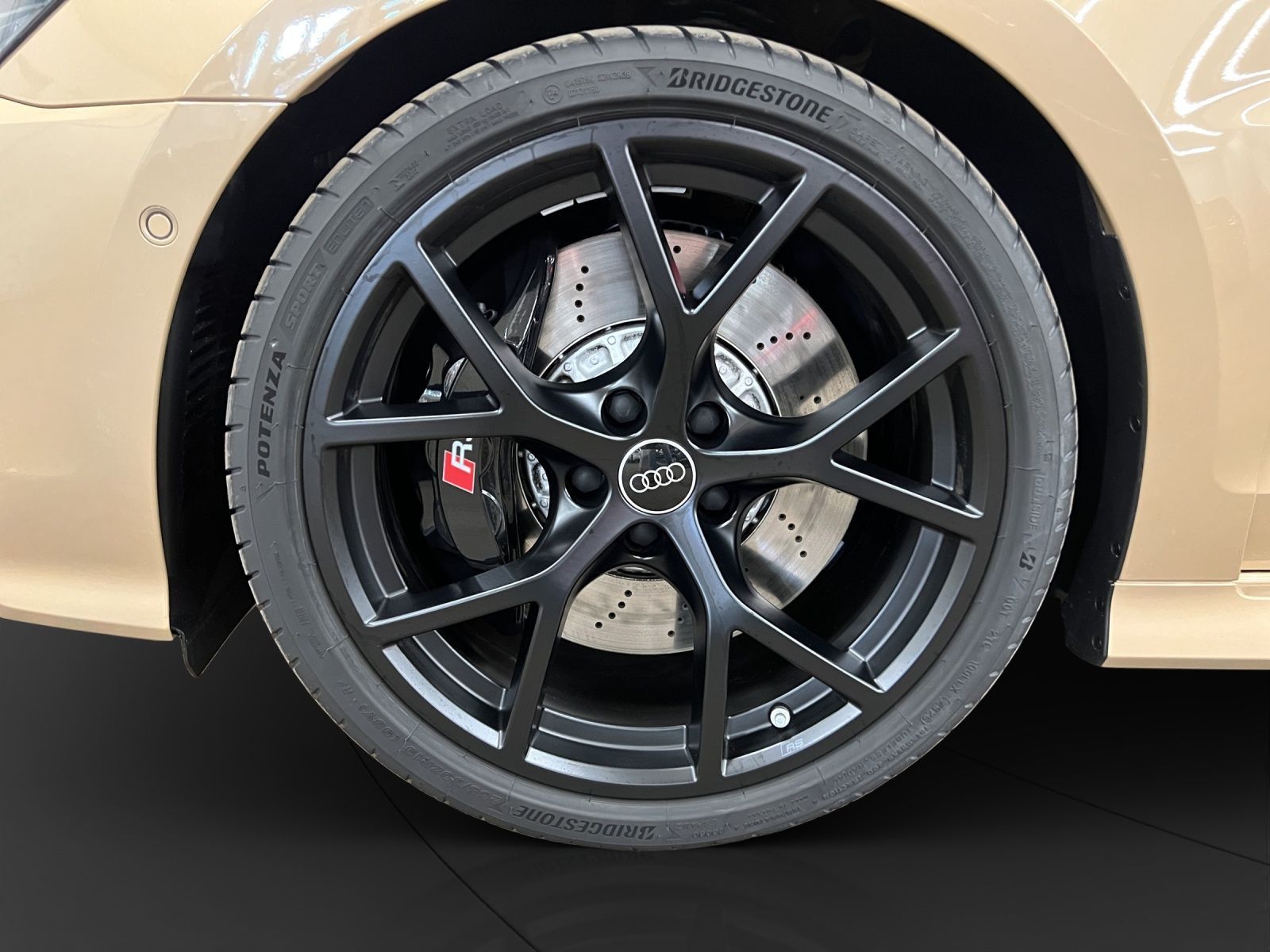 Audi RS3 Sportback exclusive RS-Abgas Pano  LM 19" RF foto 12