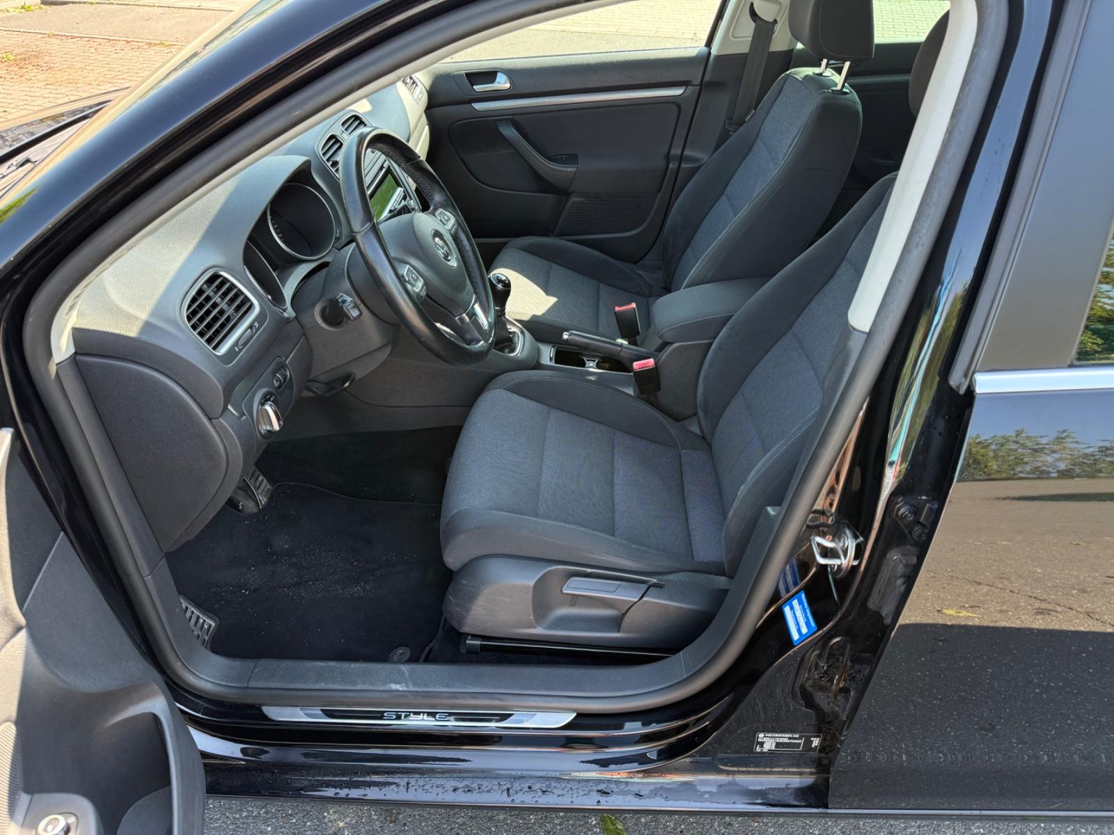 Volkswagen Golf 2012 — photo 8