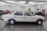 Mercedes-Benz 200 (W123) - Mercedes-Benz: W123
