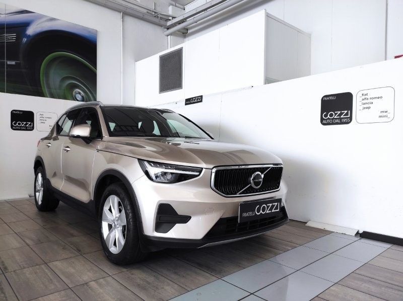 Volvo VOLVO XC40 (2017-->) - XC40 T2 Geartronic Moment