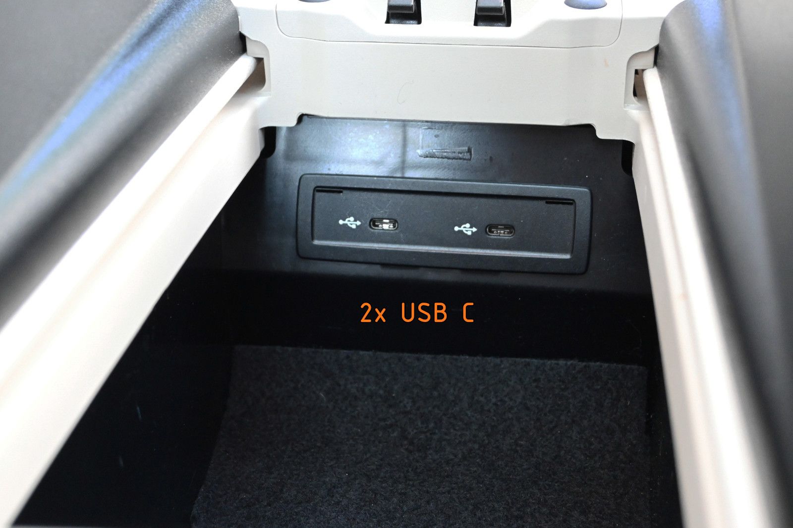 Fahrzeugabbildung Mercedes-Benz E 220 d 4MATIC Exclusive °AHK°PANO°STANDHEIZUNG°