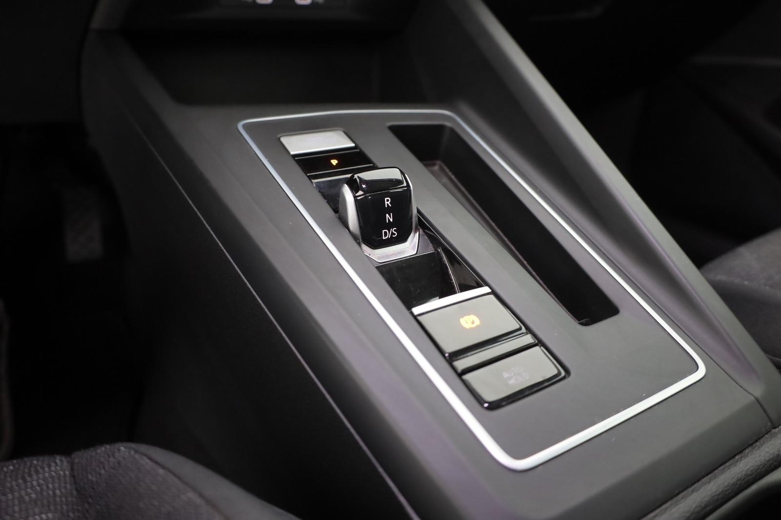 Volkswagen Golf VIII 1.0 eTSI DSG LED Navi ACC DAB, миниатюра 13