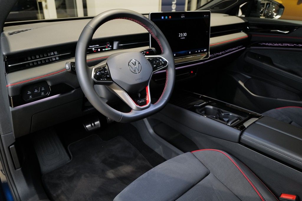 Volkswagen ID.7 Tourer GTX 4Motion AHK Pano Memory WäPump foto 3