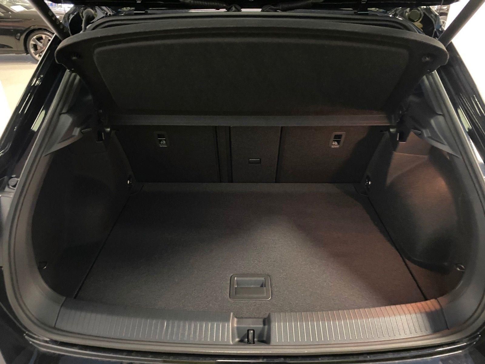 Fahrzeugabbildung Volkswagen T-Roc 2.0 TDI DSG R-Line+AHK+Black Style+19"ALU+