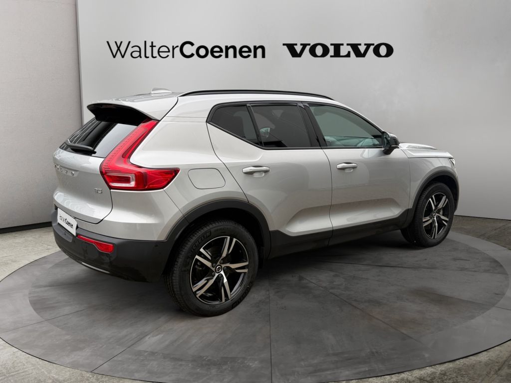VOLVO XC40 B3 B DKG Plus Dark 360° Notrad getönte Sche VOLVO XC40 B3 B DKG Plus Dark 360° Notrad getönte Sche