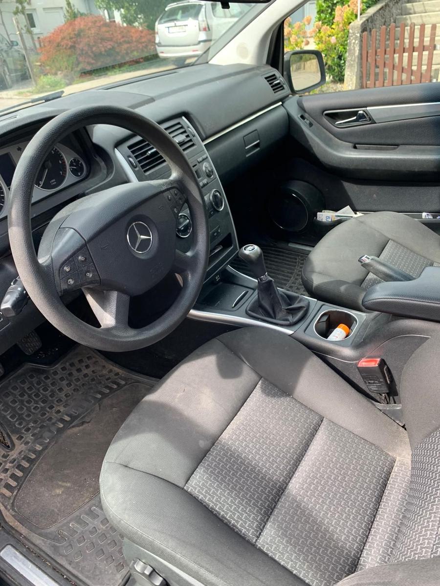 Mercedes-Benz B170 2009 — photo 7
