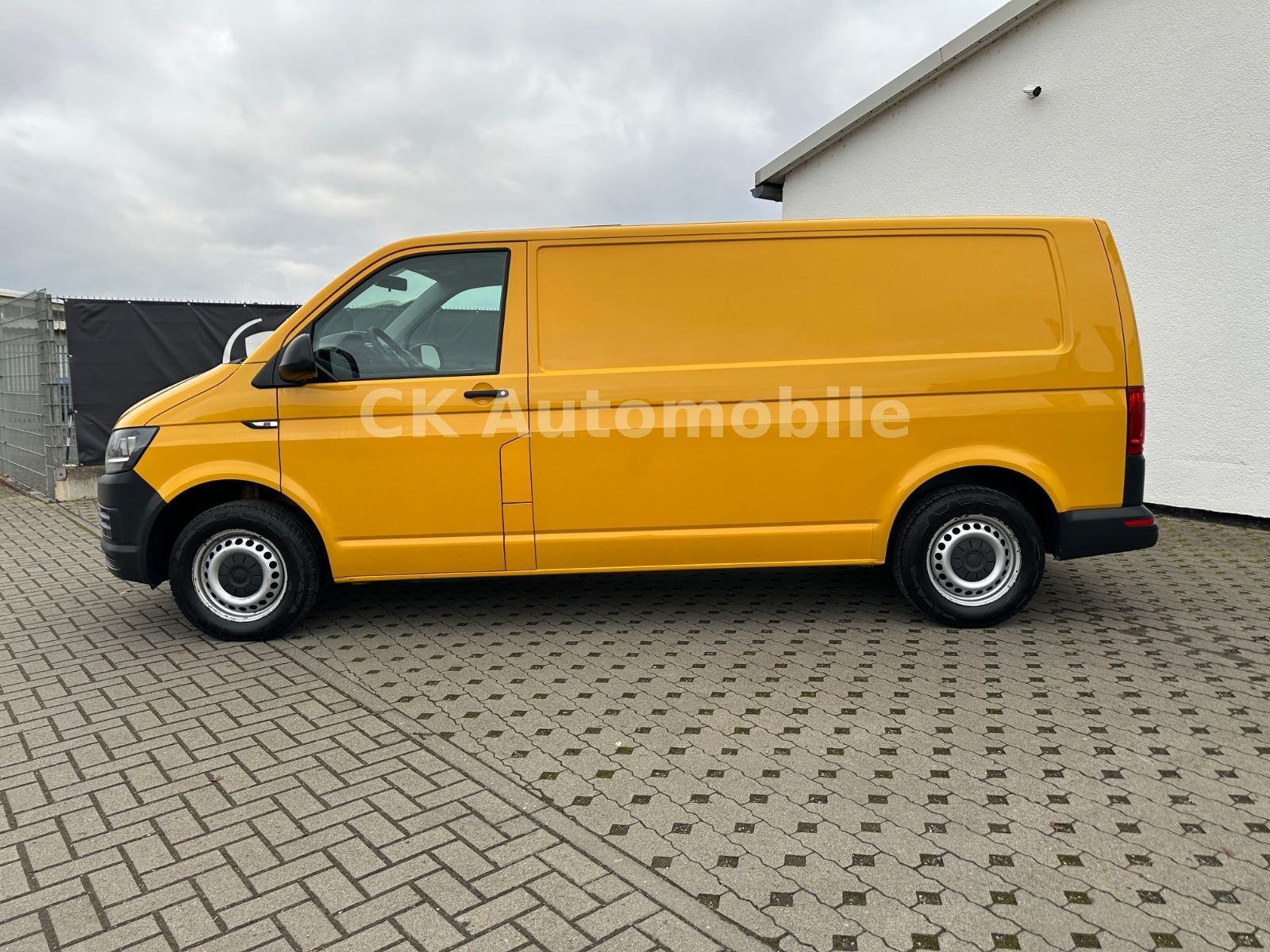 Fahrzeugabbildung Volkswagen T6 Transporter Kasten lang 2.0TDI/Klima/AHK 2.5T
