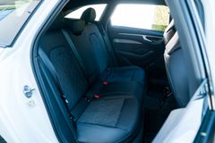 AUDI A6 Avant quattro/ TECH PRO/ S-LINE/ 21"/ LUFT.