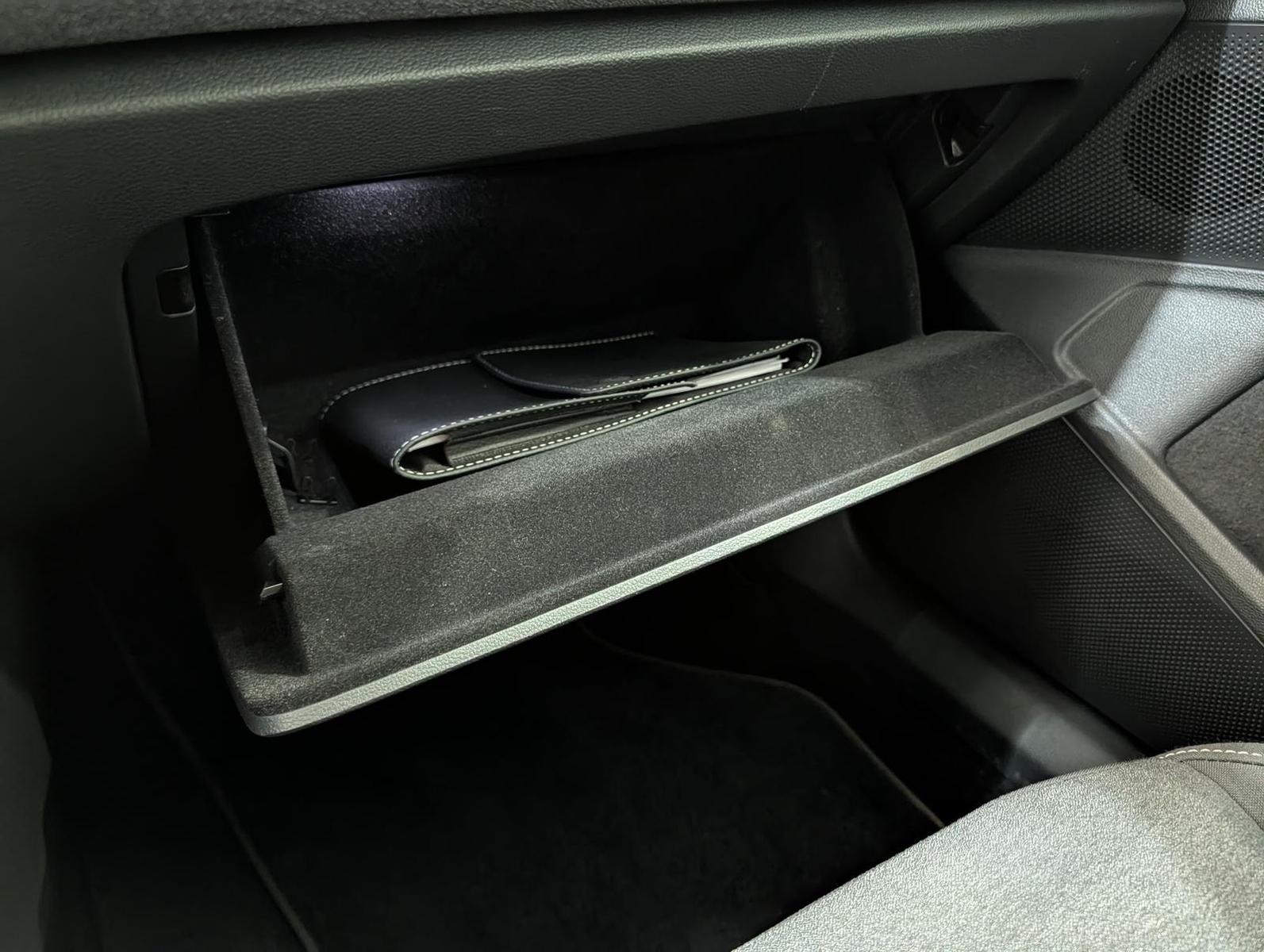 Volkswagen Passat 1.5 eTSI DSG ACC LED Winter App, миниатюра 26
