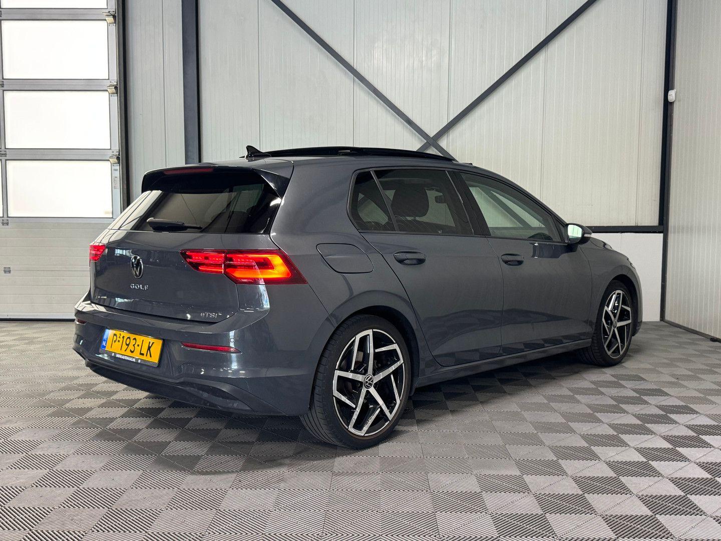 Volkswagen Golf 1.5 eTSI DSG | Sport Business 5-türig | Pan