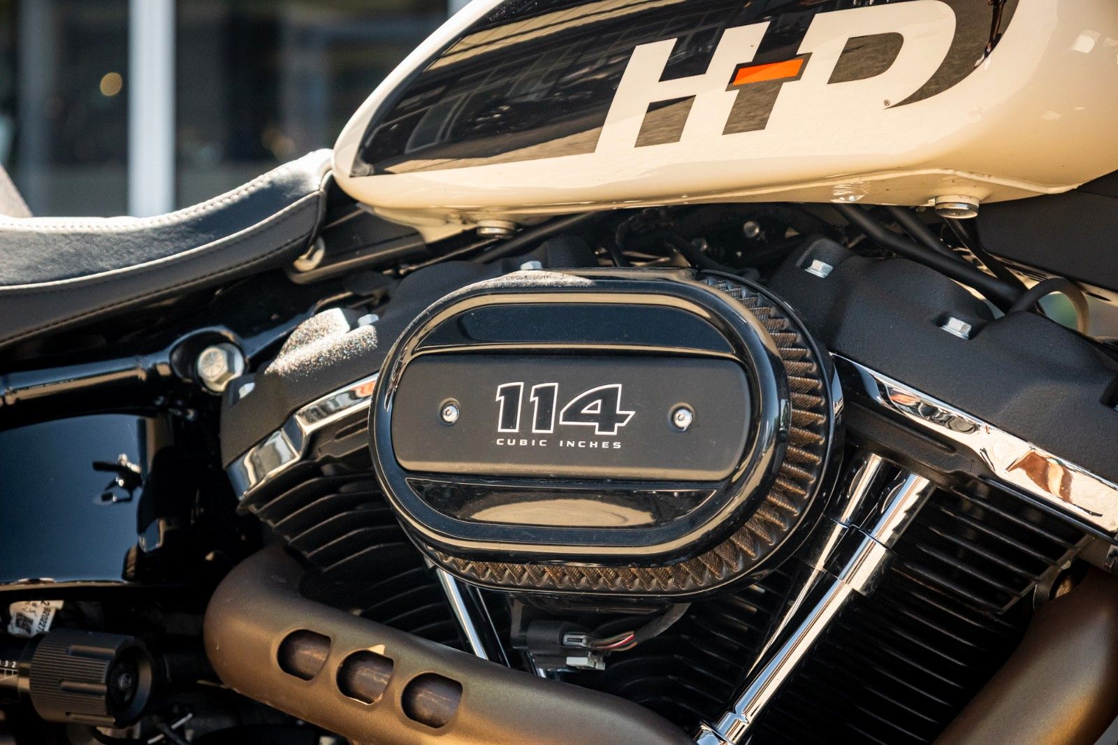 Fahrzeugabbildung Harley-Davidson FXFBS FAT BOB 114 CUI SOFTAIL - JEKILL&HYDE -