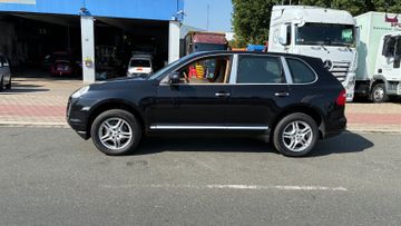 Porsche Cayenne - 4