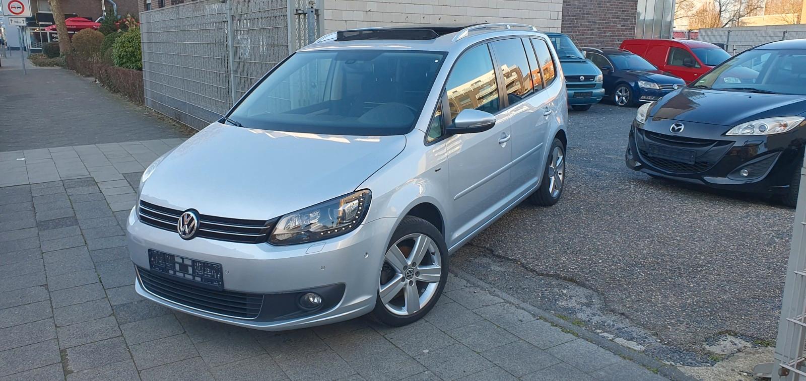 Volkswagen Touran Cup BMT**1.Hand*DSG*Xenon*Pano*Pdc**
