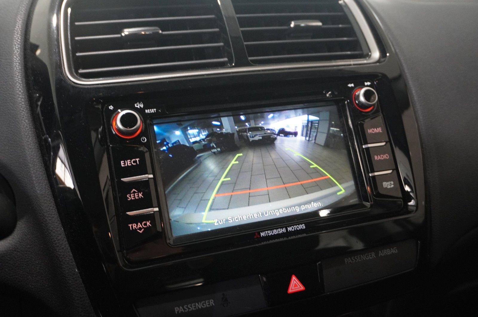 Fahrzeugabbildung Mitsubishi ASX 1.6 EDITION 2WD NAVI/LED/KAMERA/SHZ/TEMP/DAB