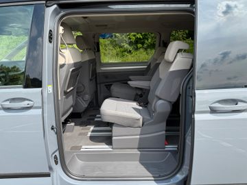 Volkswagen T7 Multivan 2.0TDI DSG Life Edition NAV RFK SHZ