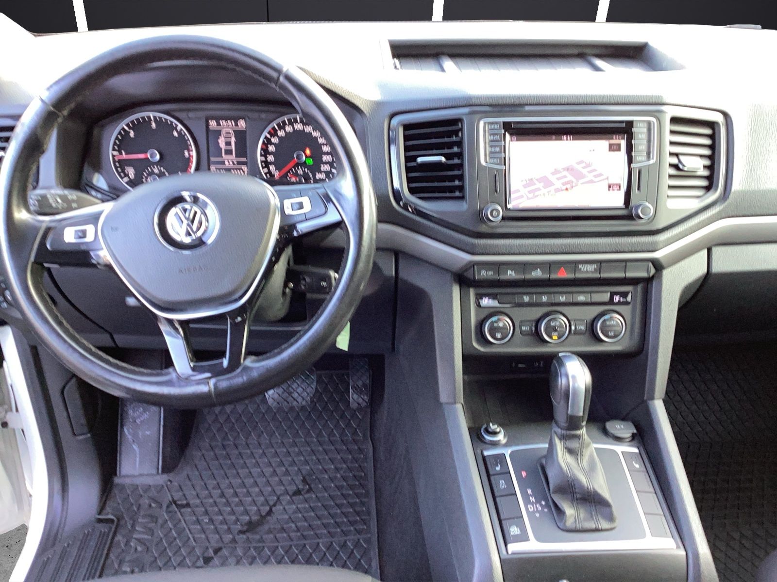 Fahrzeugabbildung Volkswagen Amarok TDI Comf. DC 4M Bi-Xenon Navi AHK SHZ