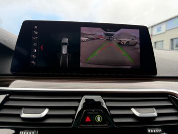 BMW 530 D Touring xDrive Sport Line+LED+StHz+Virtual