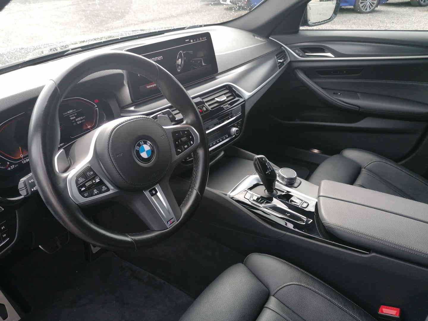 BMW 530 i xDrive Touring M Sportpaket Luftfederung S